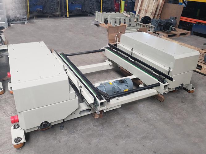 有軌穿梭（suō）車（RGV）